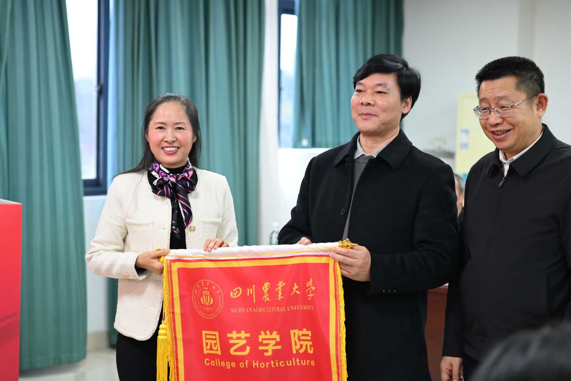 9806bdb02081c1abc511d58b3834045